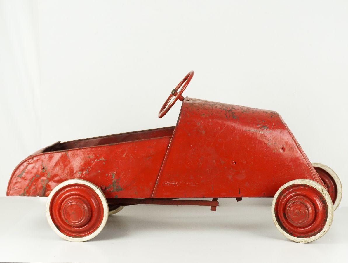 Carro de criança com pedais