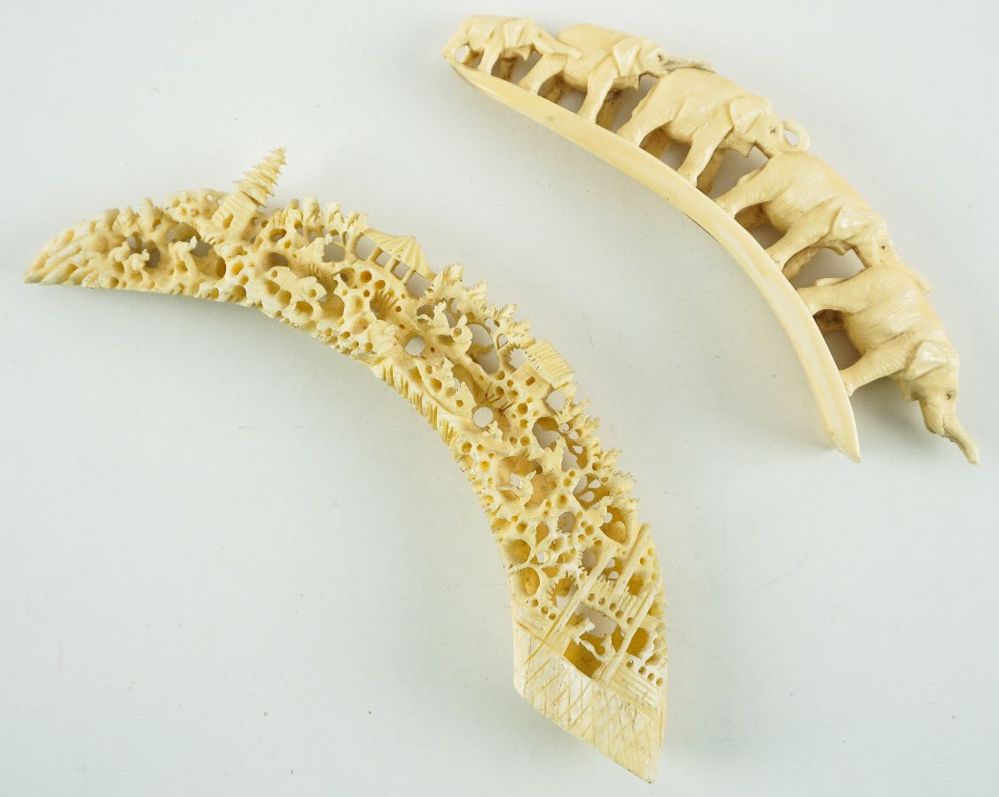 Dois dentes Esculpidos
