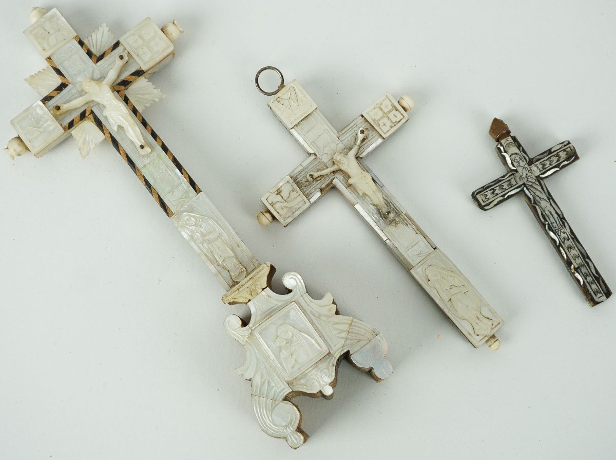 Três Crucifixos